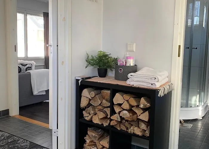 Vaaleanpunainen Pihatalo Lägenhet *